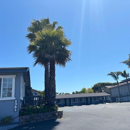 The Monterey Fireplace Inn Exterior photo