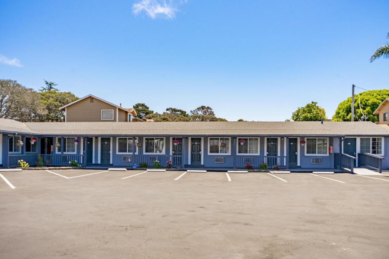 The Monterey Fireplace Inn Exterior photo