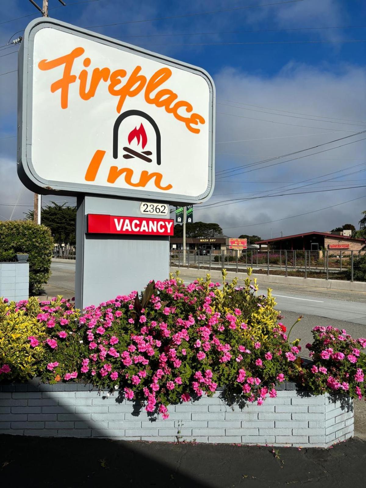 The Monterey Fireplace Inn Exterior photo